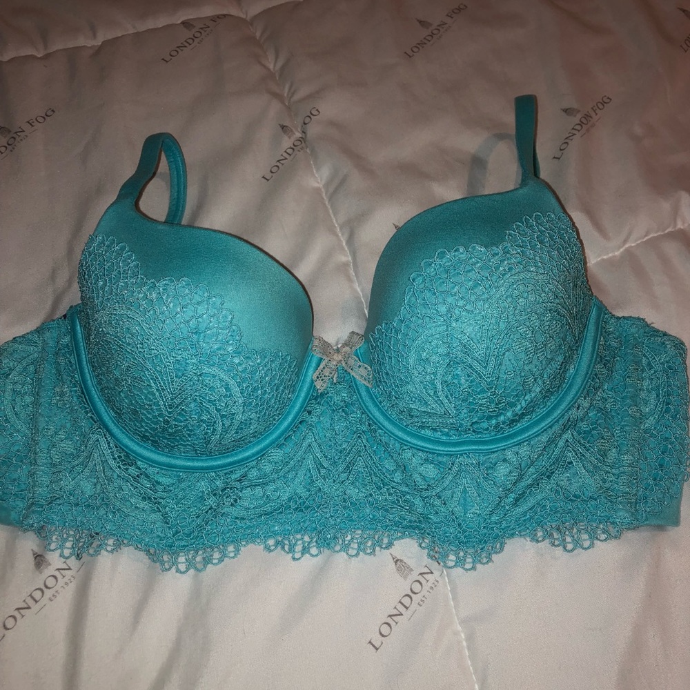 VICTORIA’S SECRET BRA 36C